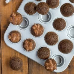 Decora 24 Cups Mini Muffin Pan 38,5 X 26 X 2 H CM -Wilton Shop decora 24 cups mini muffin pan 38 5 x 26 x 2 h cm p5393 26914 image