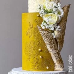 Evil Cake Genius Acrylic Cake Stencil - Rose Garden -Wilton Shop evil cake genius acrylic cake stencil rose garden p16565 58054 image