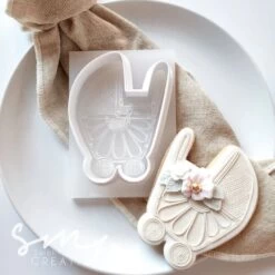 Sarah Maddison Rattan Pram Cookie Stamp & Cutter 5 Sarah Maddison Rattan Pram Cookie Stamp & Cutter -Wilton Shop sarah maddison rattan pram cookie stamp cutter p15775 55029 image