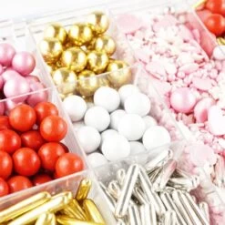 Super Streusel Superbox Big Love - Assortment Of Sprinkle , Chocolate Balls , Dragees With Crispy Center -Wilton Shop super streusel superbox big love assortment of sprinkle chocolate balls dragees with crispy center p9206 35427 image